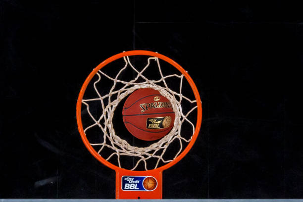 还在对阵曼 还在对阵曼