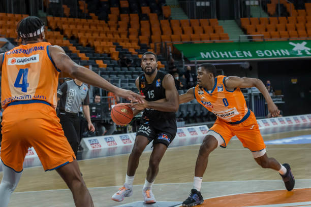 费用上寻求 费用上寻求