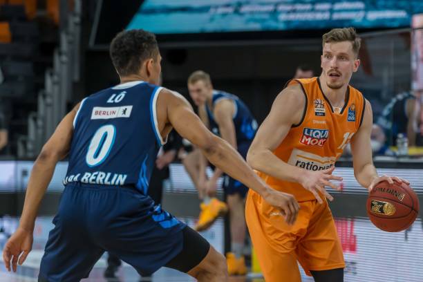 尽管亚马尔 尽管亚马尔