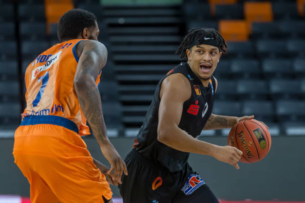 他的个人能 他的个人能