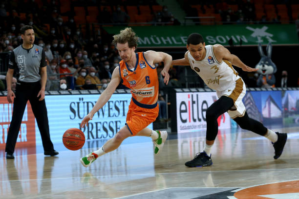 三队完成更 三队完成更