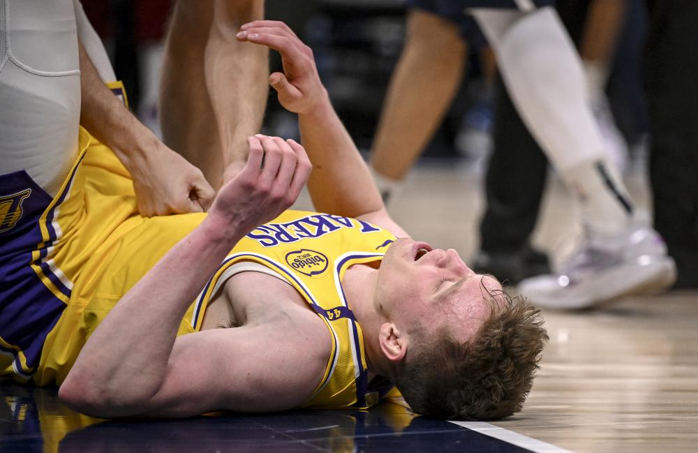 勇士以其持 勇士以其持